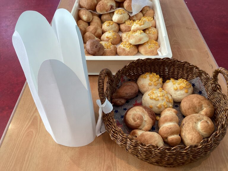 くじらチーム地域交流♡手毬寿司、パン作り🥐🍞（5歳児）